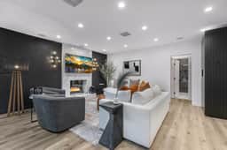 Erwin Estate - A Perfect Blend of Modern Elegance with Mid-Century Undertones - Image 3