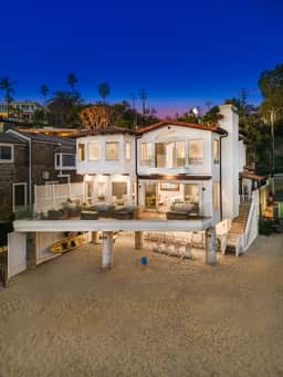 Escondido Escape - Modern Tri-level Mediterranean Beachfront Home - Image 5