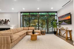 Coldwater Canyon - A Sophisticated & Elegant Estate - Image 3