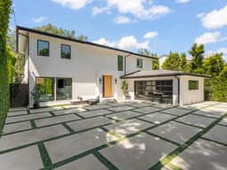 Casa Leona - Modern Masterpiece Behind Private Gates w/ Pool & Chef's Kitchen - Image 5
