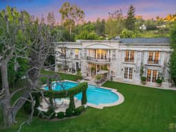 Wendover Mansion - 6BR Neoclassical BH Retreat w/ Pool, Near Rodeo - Image 4