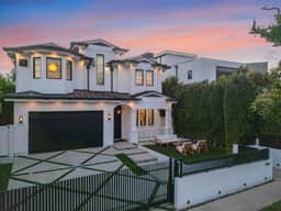 Spaulding Ave Farmhouse - Bespoke LA Home w/ Pool & Home Theater - Image 4