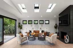 Farley Court - Stylish Hillside Residence with Stunning Views - Image 3