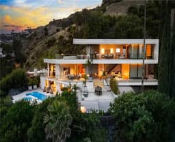 Glass Horizon - Exclusive Architectural Gem Overlooking LA’s Skyline - Image 5