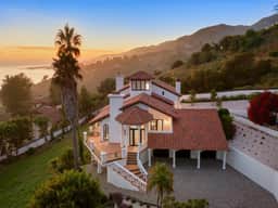 Villa Costera - Malibu Lookout Mediterranean with Multi-Level Living - Image 2
