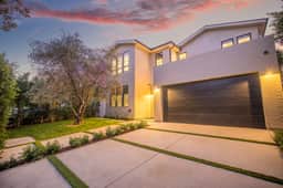 Kraft Villa - Luxury Living Redefined w/ Pool - Image 2