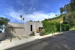 Round Valley Residence - Sherman Oaks Hillside Retreat with Pool and Spa - Image 5