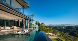 The Donella Mansion: Exquisite Modern Living in Bel Air with Stunning Views - Image 2
