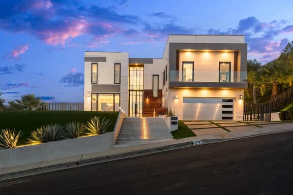 Gayle Villa - Stunning Modern Masterpiece with Breathtaking Views - Image 4