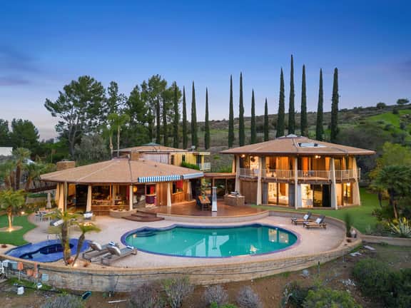 Via Vallarta - An Architecturally Significant California Modern Home - Image 2