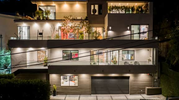 Willow Glen - Hollywood Hills Multi-Level Villa with Elevator, Theater & Pool - Image 5