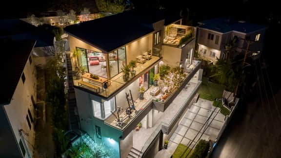 Willow Glen - Hollywood Hills Multi-Level Villa with Elevator, Theater & Pool - Image 4