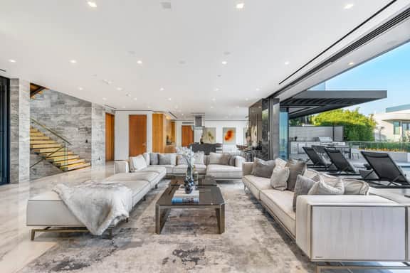 Sierra Mar -Modern Luxury Paradise in Hollywood Hills - Image 3