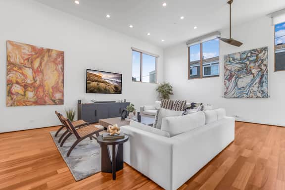 Cedar Loft Villa - 3BR with Rooftop Views and Luxe Amenities - Image 3