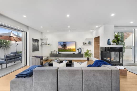 Lindenhurst - Timeless Escape in West Hollywood with Pool - Image 3