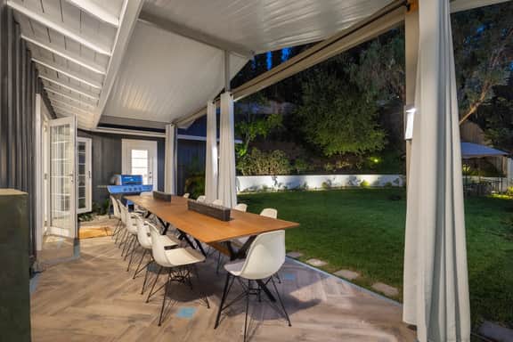 Hidden Valley - Spectacular Hidden Valley Gem with Canyon Views - Image 2