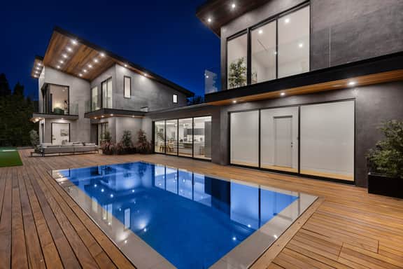 Skyline Luxury Haven - Singular Skyline Escape with Endless Valley Views - Image 2