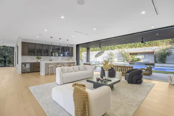 Levitt Lane - Contemporary Modern Two-Level Sherman Oaks Home - Image 3
