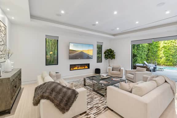 Harper - Unparalleled Luxury Living in a Contemporary Modern Villa - Image 3