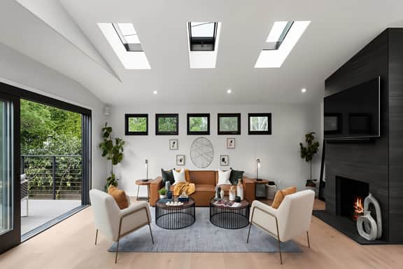 Farley Court - Stylish Hillside Residence with Stunning Views - Image 3