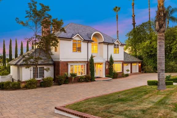 Emerson Estate - Gorgeous Sherman Oaks Estate with Private Yard and Pool - Image 5