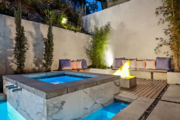 Belle Horizon - Modern Villa with Expansive Balcony and Views - Image 5