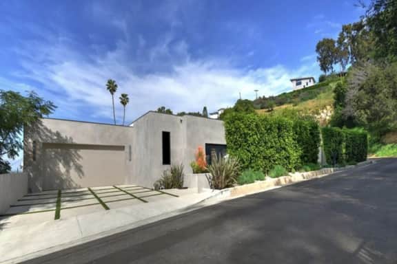 Round Valley Residence - Sherman Oaks Hillside Retreat with Pool and Spa - Image 5
