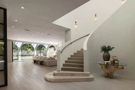 Calista Oasis - Mykonos-Inspired Bel Air Retreat - Image 4