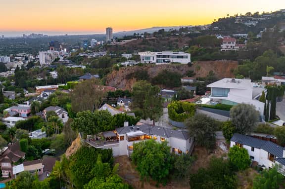 Miller Heights - Sunset Strip, unobstructed city and jetliner views - Image 5