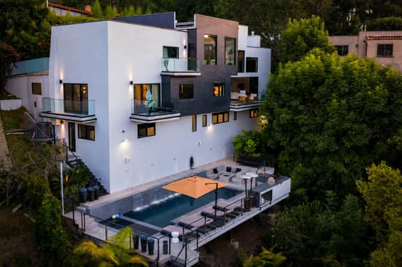 Caverna Estate - Luxury Hollywood Hills Estate w/ Pool, Spa & Panoramic Views - Image 4