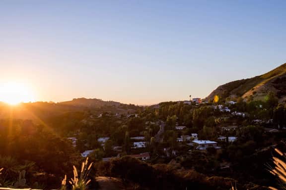 Devista Drive - Charming 3BR Retreat in the Hollywood Hills - Image 4