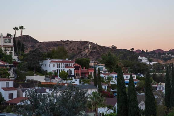 Devista Drive - Charming 3BR Retreat in the Hollywood Hills - Image 5