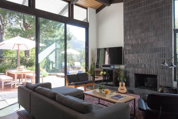 Devista Drive - Charming 3BR Retreat in the Hollywood Hills - Image 3
