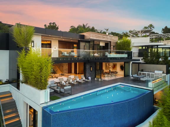 Sierra Mar -Modern Luxury Paradise in Hollywood Hills - Image 1