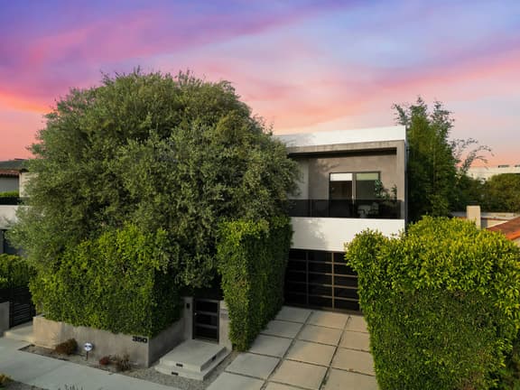 Harper - Unparalleled Luxury Living in a Contemporary Modern Villa - Image 1