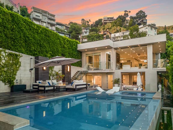 Sunset Heights - Elegant Modern Villa with Beautiful Views in the Hills - Image 1