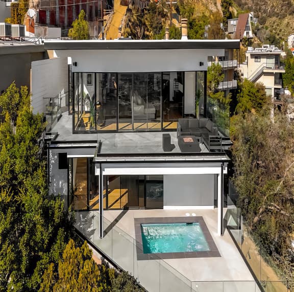 Skyview Estate - Stylish Hollywood Hideaway with Sweeping City Views - Image 1