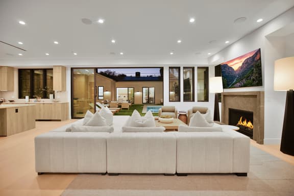 Kraft Villa - Luxury Living Redefined w/ Pool - Image 1