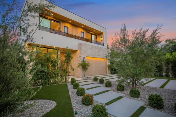 Amestoy Modern: Stunning 4BR Estate with Theater & Gym - Image 1