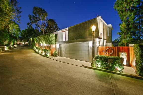 Beverly Horizon: Jet-Set Mid-Century Modern Oasis in the Hills - Image 1