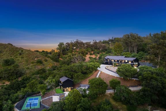 Oak Haven Sanctuary - Grand Estate with Pool, Guest House & Scenic Views - Image 1